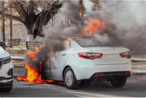 Un incendio en un vehiculo es un incendio que se produce en cualquier automóvil, camión, motocicleta u otro tipo de vehículo.
